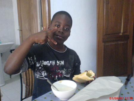 Aroun,il bouf trop